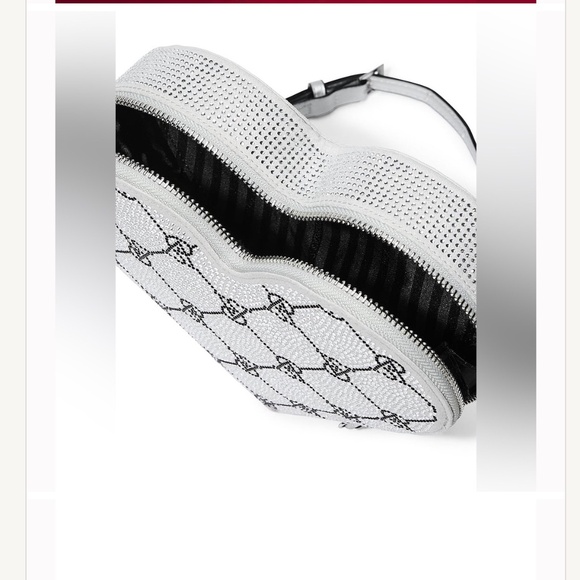 NWT! VICTORIA'S SECRET *Heart* Rhinestone Crossbody Bag - Picture 3 of 5